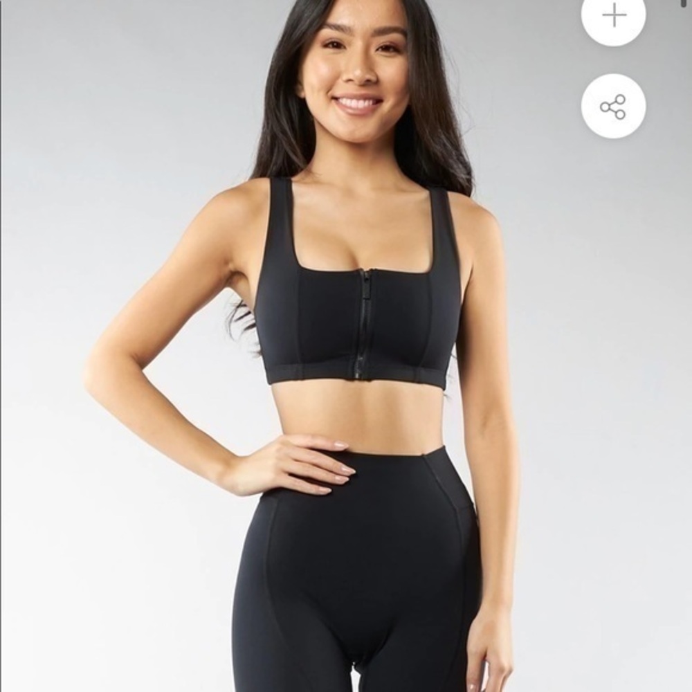 BuffBunny Dive Zip Sports Bra